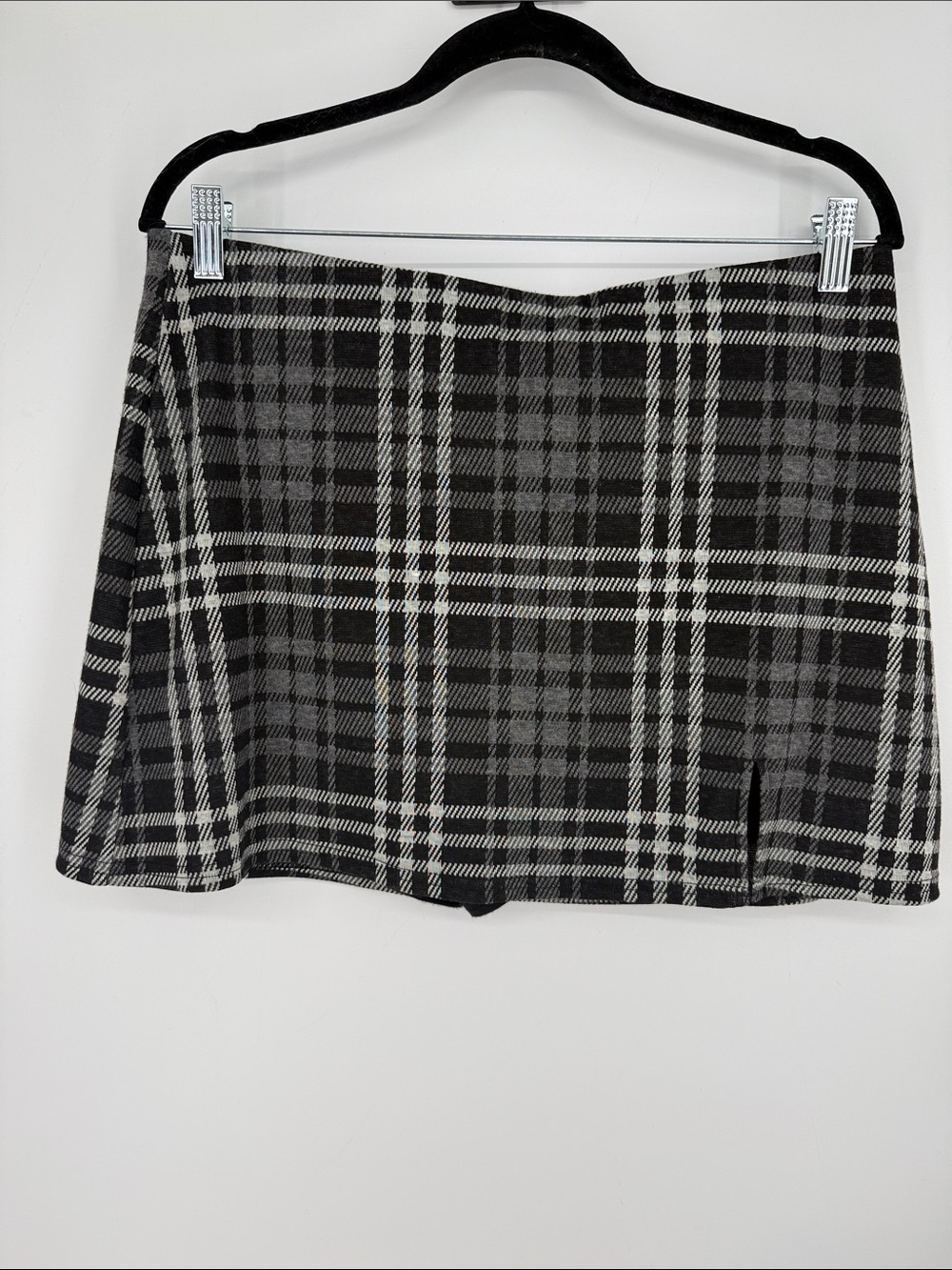American Eagle Black & Grey Plaid mini Skort size large